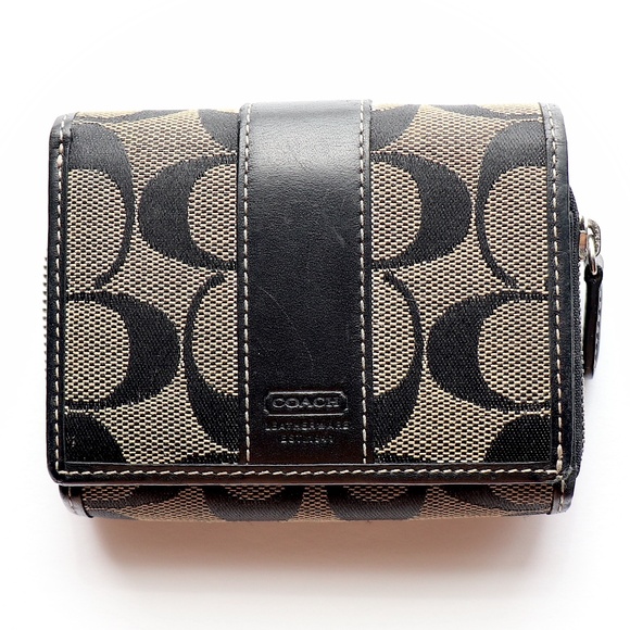 Classic Coach black and tan double C bifold wallet with zippered change pocket - Picture 1 of 11